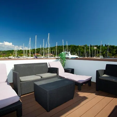 보트호텔 Bamboo Floating House *